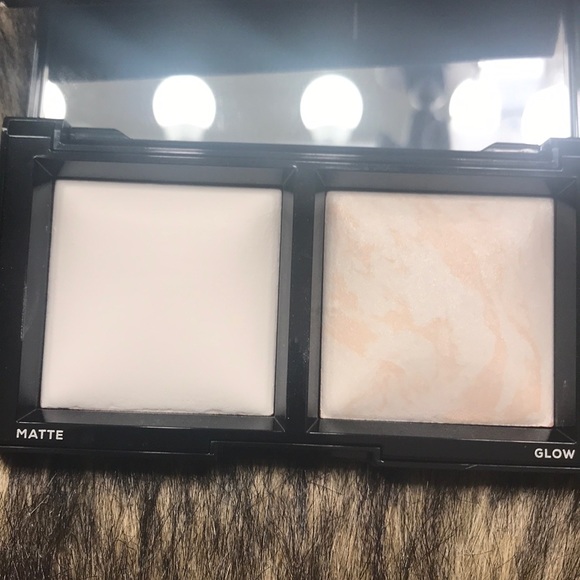 Makeup - Picture 2 of 2